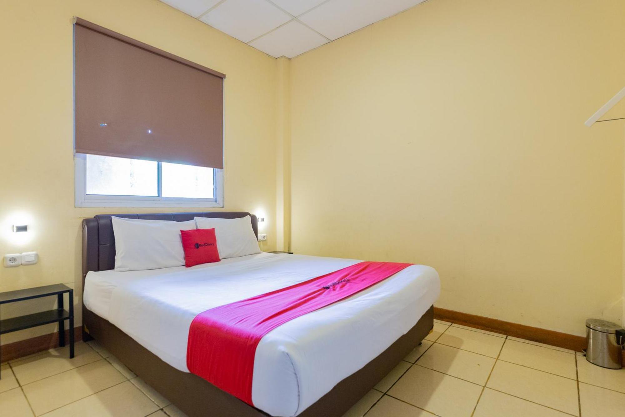 Reddoorz @ Iodium Residence Cikarang Cibeber Экстерьер фото